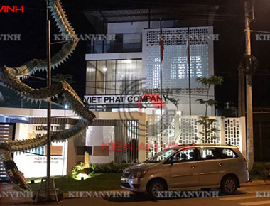 Thi công biệt thự văn phòng 3 tầng mái lệch hiện đại 8x35m có sân vườn ở Đắk Lắk